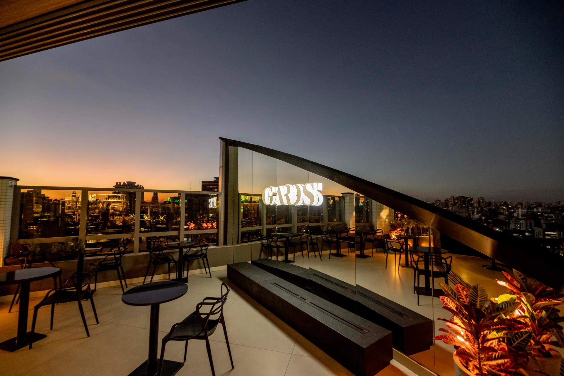 Terraço à noite
